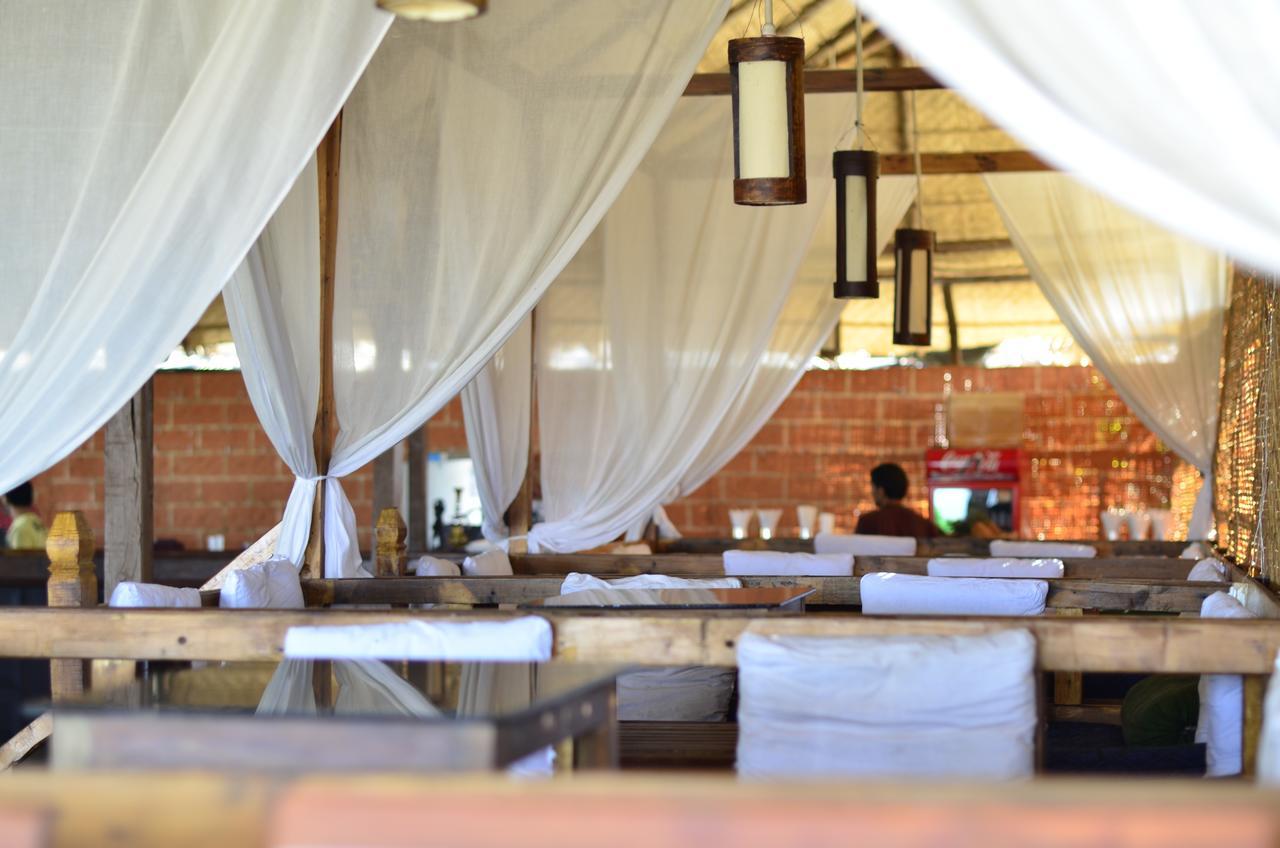 Sea Bird Beach Cafe & Cottages Morjim Dış mekan fotoğraf