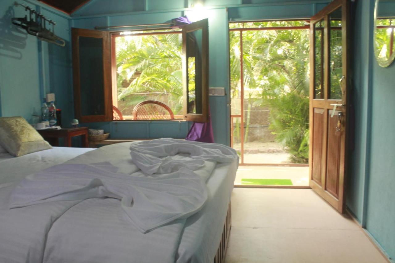 Sea Bird Beach Cafe & Cottages Morjim Dış mekan fotoğraf