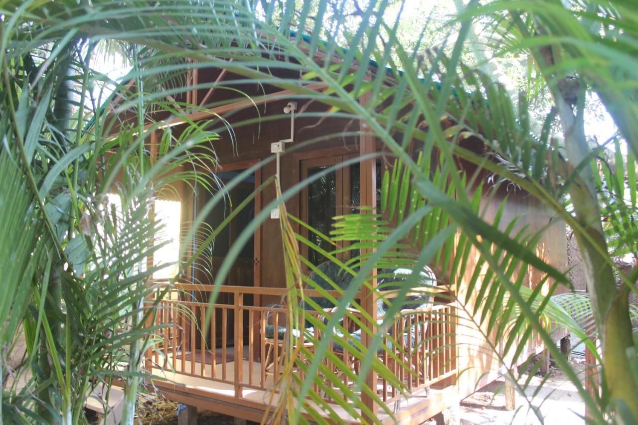 Sea Bird Beach Cafe & Cottages Morjim Dış mekan fotoğraf