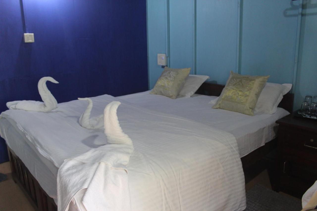 Sea Bird Beach Cafe & Cottages Morjim Dış mekan fotoğraf