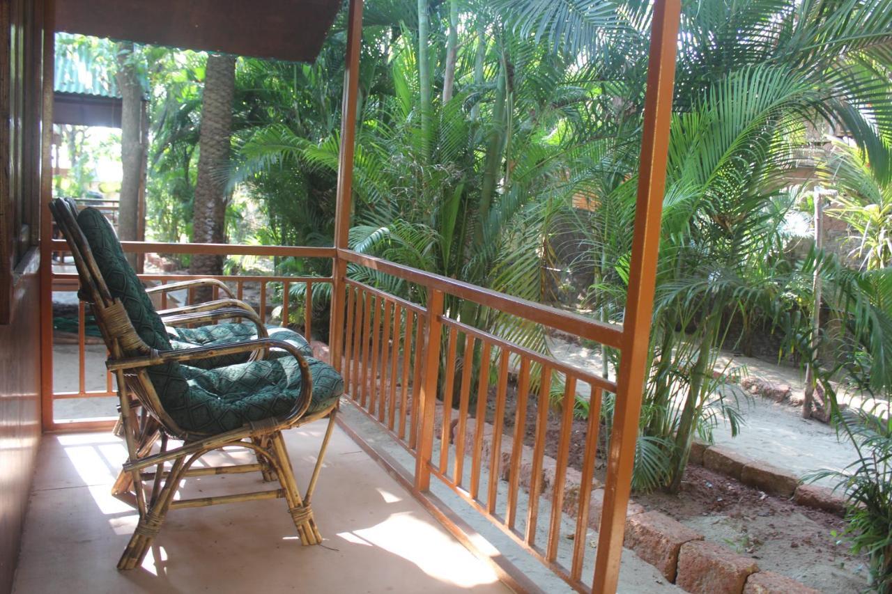 Sea Bird Beach Cafe & Cottages Morjim Dış mekan fotoğraf